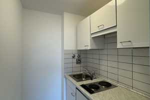 Sanierte 2 Zimmer Wohnung mit großem Balkon und EBK – Tersteegenstr. 61, 40474 Düsseldorf – Vorschaubild 3