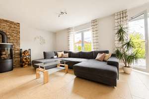 idyllische Siedlungslage | Bj. 2012 - freistehend | Kamin | Fußbodenheiz. | EBK | PV-Anlage | Garage – 4207 Lausen-Grünau, Leipzig – Vorschaubild 10