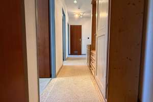 Helle 3-Zimmer-Wohnung mit Balkon & Garage in Erlangen (möbliert, sofort frei) – Geschwister-Scholl-Str. 6, 91058 Schönfeld, Erlangen – Vorschaubild 4