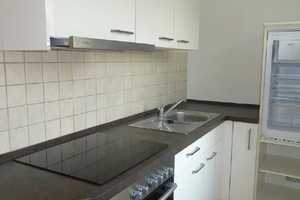 Wohnen über den Dächern von Magdeburg - gemütliche 2-Raum-Wohnung mit Einbauküche in Stadtfeld Ost! – A-Puschkin-Str. 10, 39108 Magdeburg – Vorschaubild 1