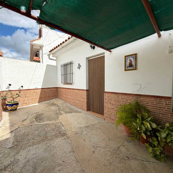 Stadthaus mit Grundstück und großem Porch in Sierra de Gibralgalia