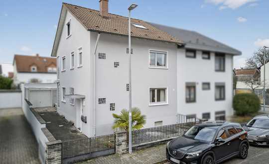 Renovierungsbedürftige Doppelhaushälfte in ruhiger Lage von Neureut