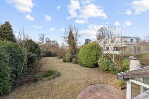 Einfamilienhaus mit Potenzial und großem Grundstück