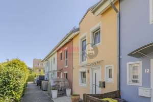 Bezugfreies Reihenmittelhaus in guter Lage mit Einzelgarage zu verkaufen – Die vollständige Adresse der Immobilie erhältst du vom Anbieter., 85716 Unterschleißheim – Vorschaubild 1