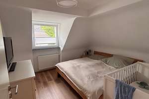 Stilvolle, in 2018 kernsanierte DG-Wohnung mit offener Küche, Balkon +  2 Bädern in attraktiver Lage – 45147 Holsterhausen, Essen – Vorschaubild 7