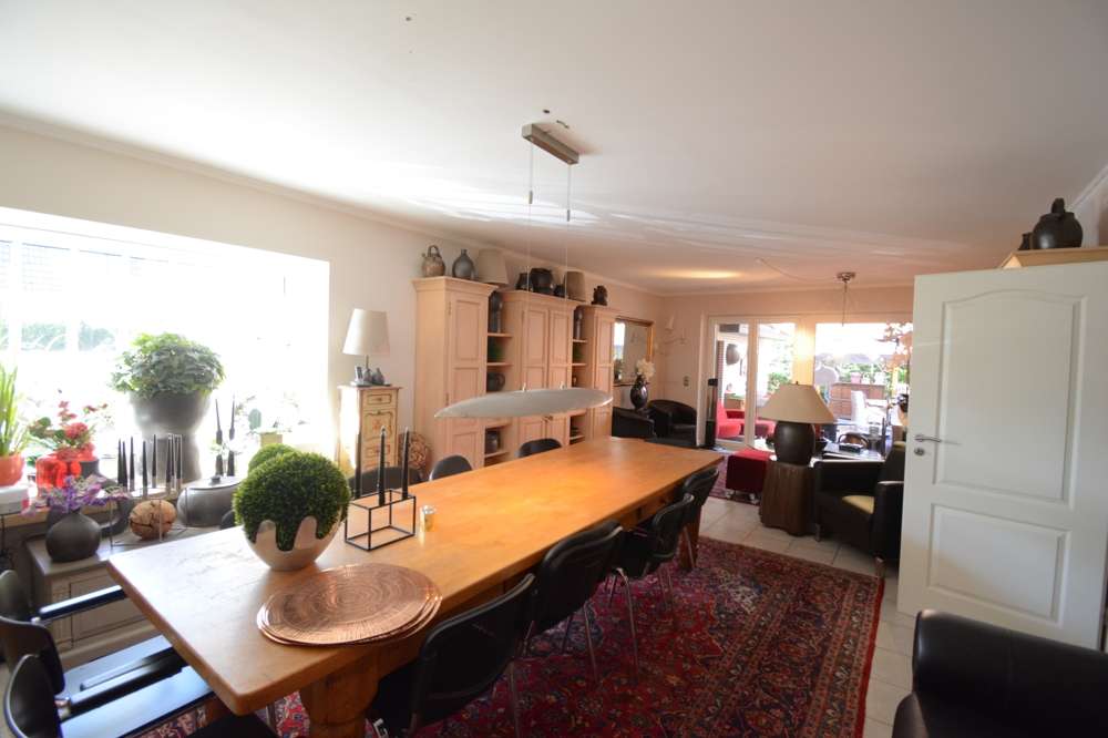 Immobilie in Schalkholz - Großes Einfamilienhaus am Rande der Natur - Bild 4