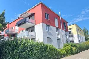 Hier möchte man zuhause sein - großzügige 4 Zimmer-Wohnung mit Balkon