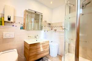 Urbanes Wohnglück: Lichtdurchflutete Eigentumswohnung mit Wintergarten-Balkon und Loft-Potenzial – Die vollständige Adresse der Immobilie erhältst du vom Anbieter., 42651 Solingen-Mitte, Solingen – Vorschaubild 6
