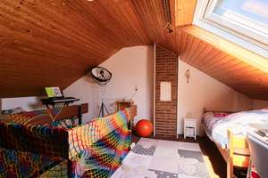 Charmantes Reihenmittelhaus mit Garten, Garage und Blick auf die Achalm – Die vollständige Adresse der Immobilie erhältst du vom Anbieter., 72760 Reutlingen-Mitte, Reutlingen – Vorschaubild 6