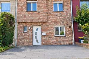 Zuhause mit 5 Zimmern und viel Platz in Köln