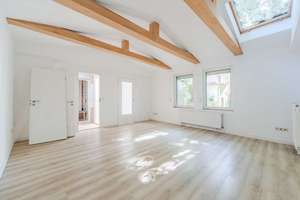 Idyllische Remisenwohnung mit eigenem Garten und Schuppen ! +Provisionsfrei+