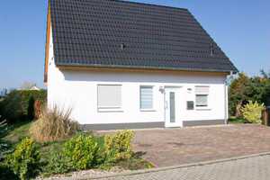 EINFAMILIENHAUS MIT CHARME! Schönem Garten und Terrasse – Anhalt-Bitterfeld (Kreis) – Vorschaubild 1