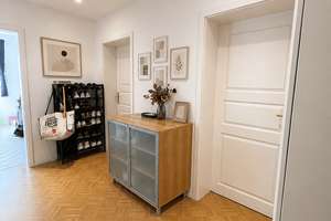 Gefragte Wohnungsgröße im Denkmalensemble! Vermietete 4-Zimmer-Wohnung mit Balkon und Stellplatz – Die vollständige Adresse der Immobilie erhältst du vom Anbieter., 1219 Strehlen, Dresden – Vorschaubild 2