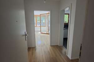 Frisch renovierte 2-Zimmer-Wohnung (57m2) mit Terrasse & Garten