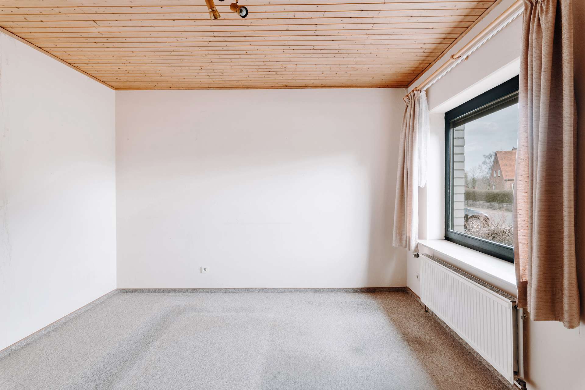 Immobilie in Dahlenburg - Lichtdurchfluteter Bungalow mit Vollkeller und gepflegtem, großem Garten - Bild 3