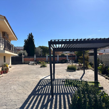 Haus zum Verkauf in Els Pallaresos mit großem Grundstück und vielfältigen Möglichkeiten