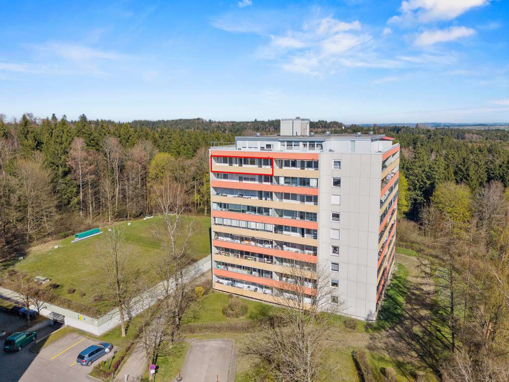 Immobilie in Leutkirch im Allgäu - Sofort verfügbare 3,5- bis 4,5-Zimmer-Wohnung mit unverbaubarer Weitsicht - Bild 1