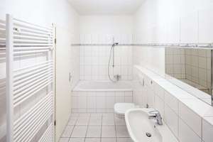 Bezugsfreie, große 3-Zimmer-Altbauwohnung mit Wohnküche, 2 Balkonen & Fahrstuhl – ideal für Familien – Berliner Allee 253, 13088 Weißensee, Berlin – Vorschaubild 11