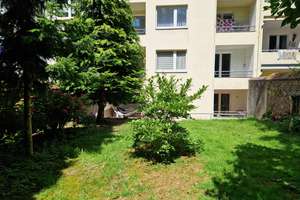 BIK: Gepflegte 2-Zimmer-Wohnung mit Einbauküche, Loggia und Garten in stadtnaher Lage! Südstadt!