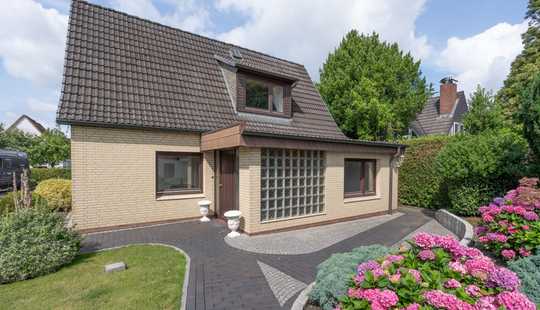 Bild von Sanierungsbedürftiges Einfamilienhaus in Poppenbüttel