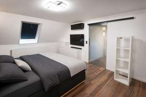 Über 375 m² Platz: Kernsaniertes Haus ab 1.900 € kalt – Equarhofen 68, 97215 Simmershofen – Vorschaubild 20