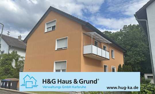 Umfassend saniertes Mehrfamilienhaus in top Zustand! 4 WE, EBK, Balkonen + Doppelgarage!