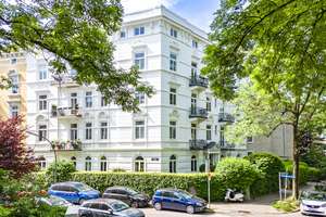 Stilvolle Altbauwohnung in Bestlage im repräsentativen Gründerzeithaus in Hoheluft-Ost – Die vollständige Adresse der Immobilie erhältst du vom Anbieter., 20251 Hoheluft-Ost, Hamburg – Vorschaubild 2