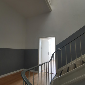 Stilvolle 4,5-Zimmer-Wohnung in sanierter Patriziervilla mit großem Sonnenbalkon