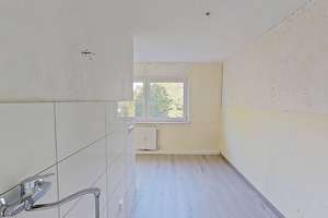 SELBST RENOVIEREN UND SPAREN: Große 4-Zimmer-Wohnung mit BALKON und viel Lichteinfall – 48159 Kinderhaus-West, Münster – Vorschaubild 12