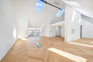 Moderne Dachgeschoss-Maisonette mit hochwertiger Ausstattung im kernsanierten Altbau – Die vollständige Adresse der Immobilie erhältst du vom Anbieter., 80798 Josephsplatz, München – Vorschaubild 2