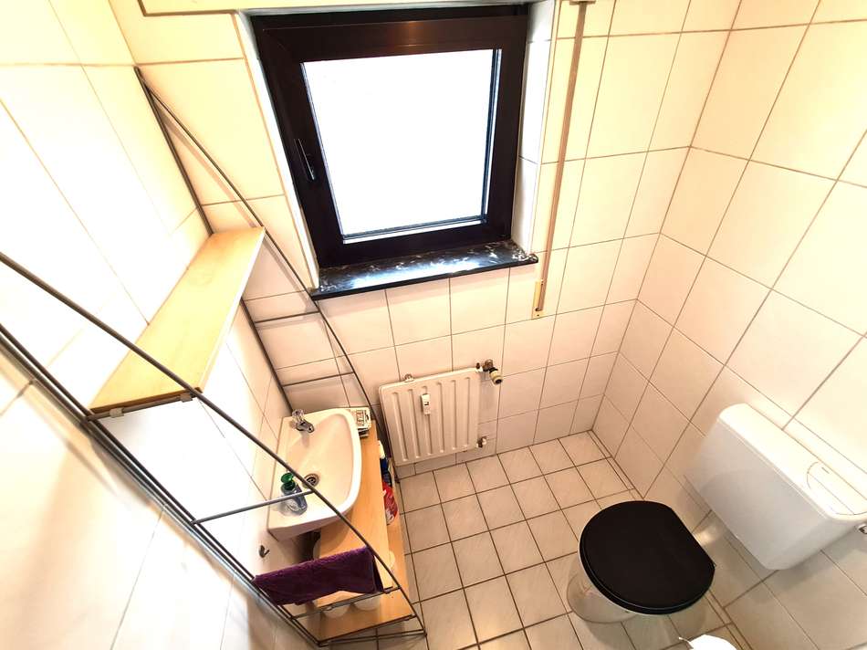 separates WC