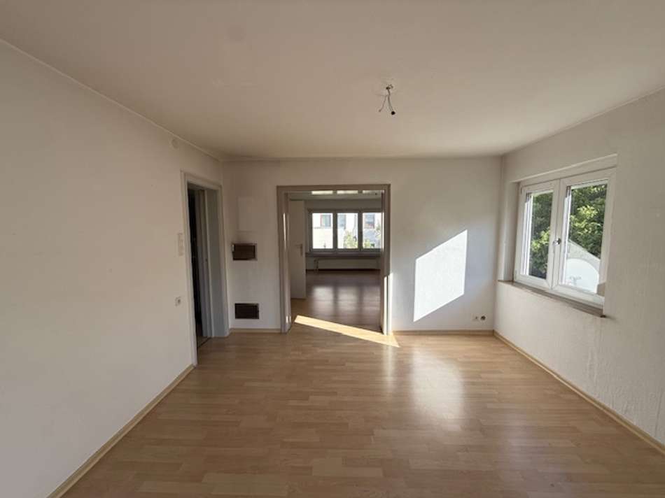 Wohnzi. 1 m. Blick in Wohnzi.2