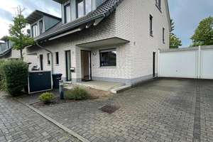 Familienfreundliche Doppelhaushälfte mit Garten und EBK in Wittlaer nahe ISD