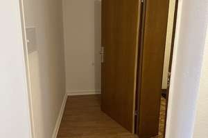 Attraktive Terrassenwohnung in zentraler Top-Lage mit urbanem Flair – Barbarossastraße 26, 41061 Gladbach, Mönchengladbach – Vorschaubild 2