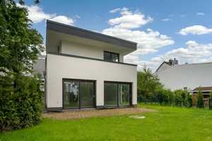 Exklusives 4-Zimmer-Einfamilienhaus mit modernem KFW 40 Standard in ruhiger Kölner Wohngegend – Köln – Vorschaubild 1