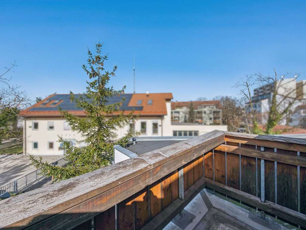 Immobilie in Unterhaching - Attraktive 3-Zimmer-Maisonette-Wohnung mit 2 Dachterrassen in zentraler Lage von Unterhaching - Bild 1