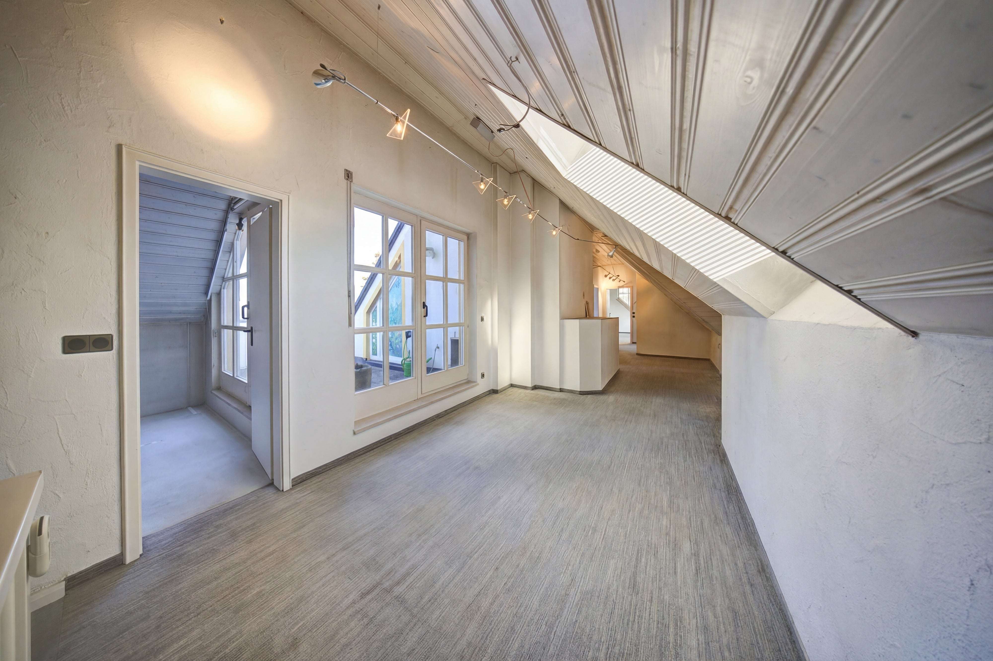 Immobilie in Schwaig bei Nürnberg - Außergewöhnliche Maisonettewohnung in ruhiger Toplage – Wohnen über den Dächern von Schwaig - Bild 7