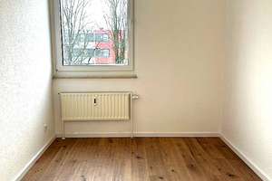 Renoviert. Bezugsfertig. Ihr Zuhause. / Renovated. Move-in ready. Your new home. – Barthstraße 19, 44328 Scharnhorst-Ost, Dortmund – Vorschaubild 4