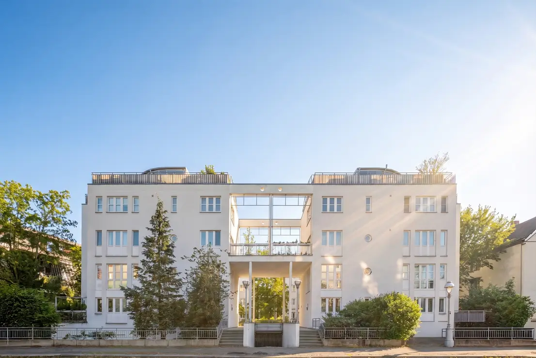 Architektur-Ikone am Tiergarten: Maisonette mit Terrasse und Loggia