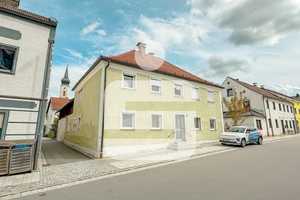 Platz für Ihre Ideen: Haus mit Nebengebäuden, Garage & großem Garten in Vilshofen-Pleinting! – Passau (Kreis) – Vorschaubild 1