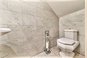 PETS ALLOWED IN HISTORIC HOUSE!! approx. 2476 ft²! 7.5-room, 5.5-bed, 2.25-bath and XL roof terrace – Die vollständige Adresse der Immobilie erhältst du vom Anbieter., 55294 Bodenheim – Vorschaubild 10