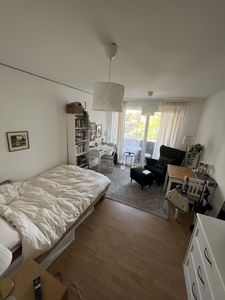 Studentenappartment mit Balkon und Einbauküche im UniFlora