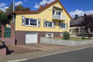 Sehr gepflegtes EFH mit Garten und 2 Garagen in ruhiger Top-Lage – Hochstraße 9, 65558 Gückingen – Vorschaubild 2