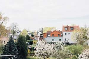 Licht, Luft & Freiheit: 3 Zimmer mit 2 Terrassen! – Grünauer Straße 28, 12524 Altglienicke, Berlin – Vorschaubild 2