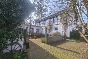 Blankenheim charmantes Fachwerkensemble von 1996 mit 4.462 m² Grundstück und vielseitigen Nutzungsop