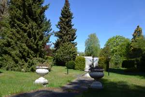 *** Ein ganz charmantes Einfamilienhaus mit herrschaftlichem Garten und 193 qm Wohnnutzfläche *** – Clara-Zetkin-Straße 12, 16540 Hohen Neuendorf – Vorschaubild 4