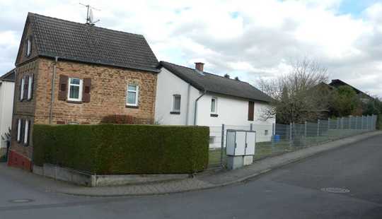 Bild von Bezauberndes und gemütliches Bauernhaus auf schönem Eckgrundstück