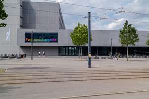 Schön, ruhig und im grünen Umfeld gelegene 2-Zimmer-Wohnung mit Einbauküche! – Am Bernsdorfer Hang 1, 9126 Bernsdorf, Chemnitz – Vorschaubild 14