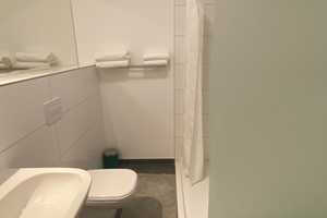 Exklusive 2-Raum-EG-Wohnung mit geh. Innenausstattung mit Terrasse und EBK – Limburger Str. 7, 50672 Köln – Vorschaubild 3