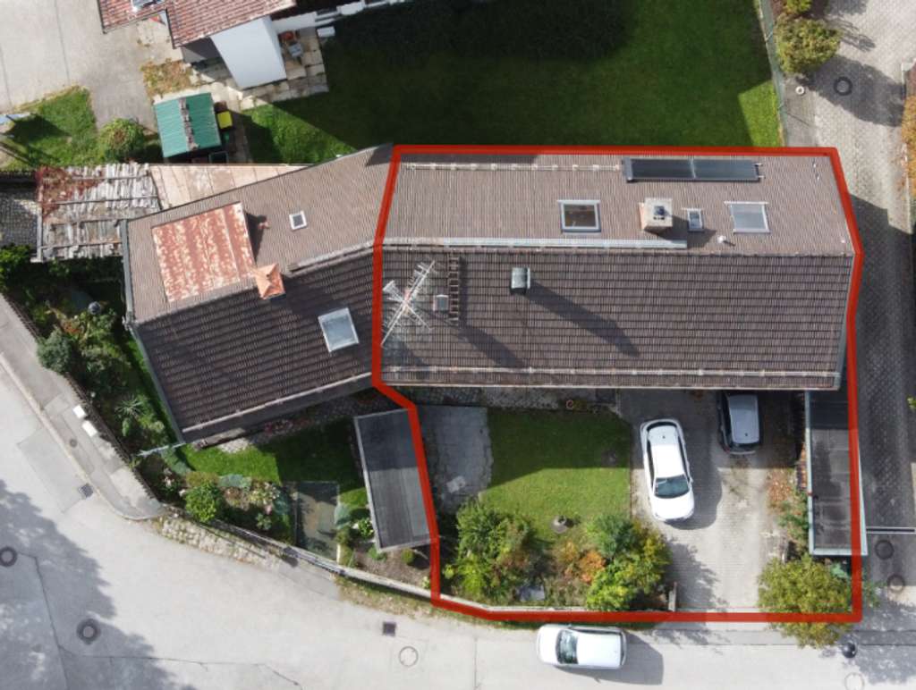 Immobilie in Schäftlarn - Rarität in Hohenschäftlarn: Charmantes Zweifamilienhaus mit S-Bahn-Anschluss & Kamin - Bild 0